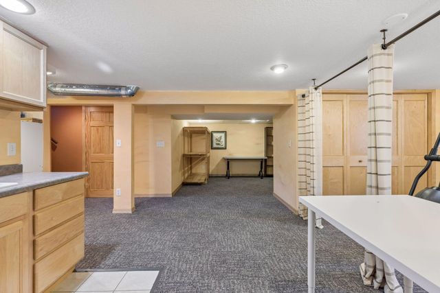 1988 Eldridge Avenue W, Roseville, MN 55113