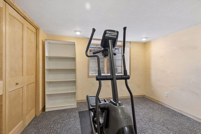 1988 Eldridge Avenue W, Roseville, MN 55113