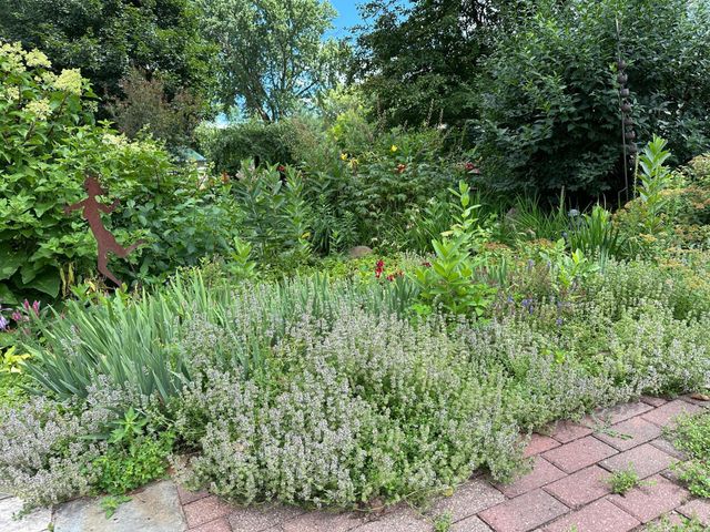 1988 Eldridge Avenue W, Roseville, MN 55113