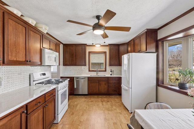 1988 Eldridge Avenue W, Roseville, MN 55113