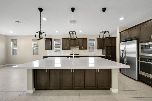 1845 Newton Ct, Escondido, CA 92026