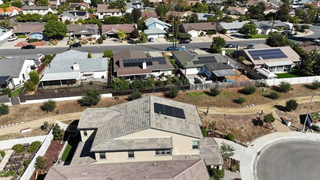 1845 Newton Ct, Escondido, CA 92026