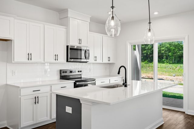 2204 Melk Lane, Columbia, TN 38401