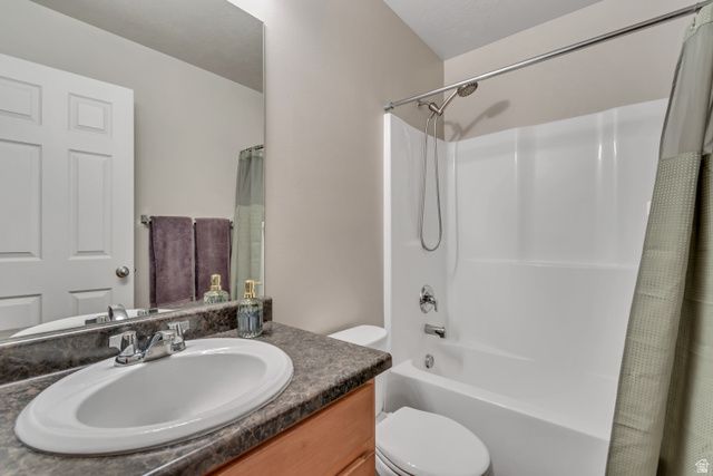 2368 E HITCHING POST DR, Eagle Mountain, UT 84005