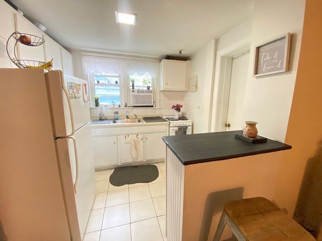 56 Park Vale 10, Boston, MA 02134