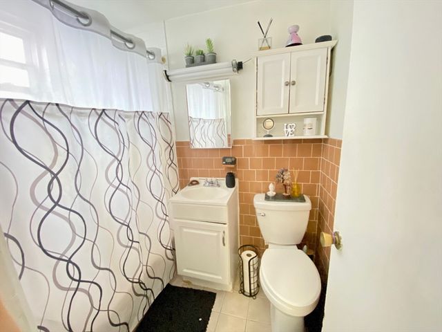 56 Park Vale 10, Boston, MA 02134