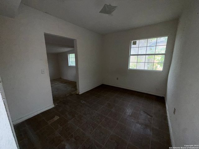 2604 Chihuahua, San Antonio, TX 78207