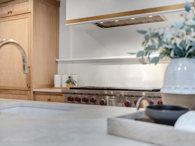 140 N Quincy Street, Hinsdale, IL 60521