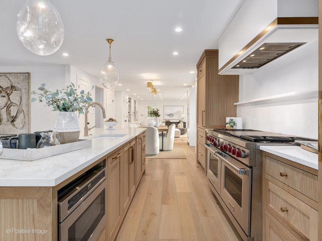 140 N Quincy Street, Hinsdale, IL 60521