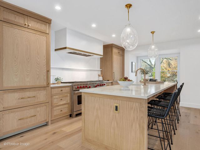 140 N Quincy Street, Hinsdale, IL 60521