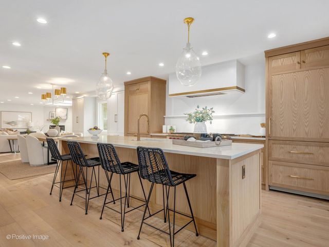 140 N Quincy Street, Hinsdale, IL 60521