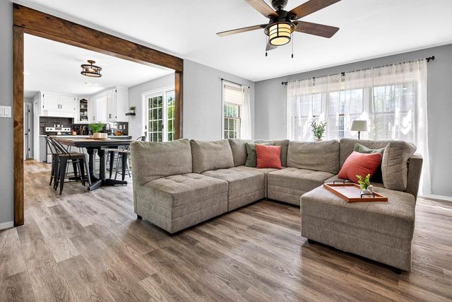 27 LAMPLIGHTER COURT, Appleton, WI 54914