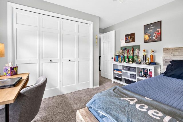 27 LAMPLIGHTER COURT, Appleton, WI 54914