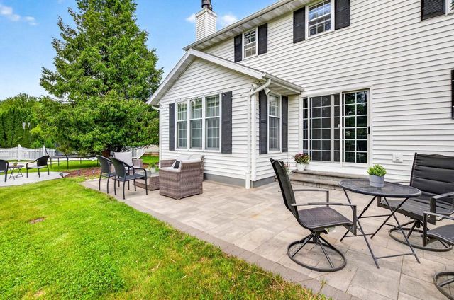27 LAMPLIGHTER COURT, Appleton, WI 54914