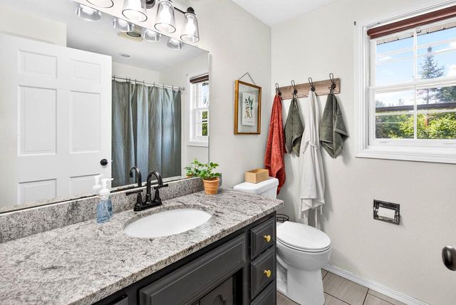 27 LAMPLIGHTER COURT, Appleton, WI 54914