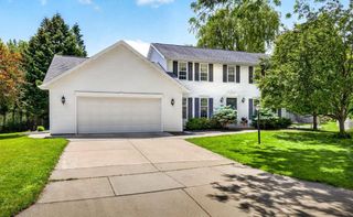 27 LAMPLIGHTER COURT, Appleton, WI 54914