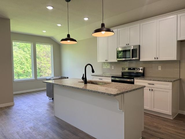 585 Bailiwick Drive, Rogersville, MO 65742