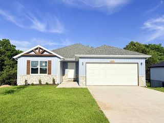 585 Bailiwick Drive, Rogersville, MO 65742
