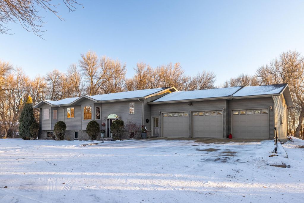 102 County RD 1, Fessenden, ND 58438