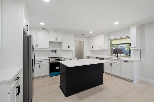 1700 Jasmine Lane, Plano, TX 75074
