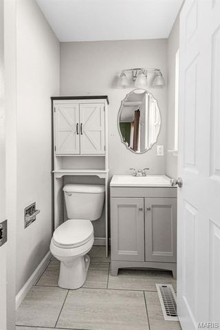 2430 W Adams Street, St Charles, MO 63301