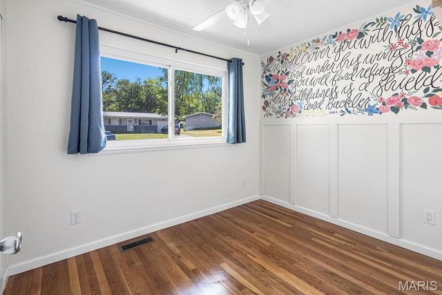 2430 W Adams Street, St Charles, MO 63301