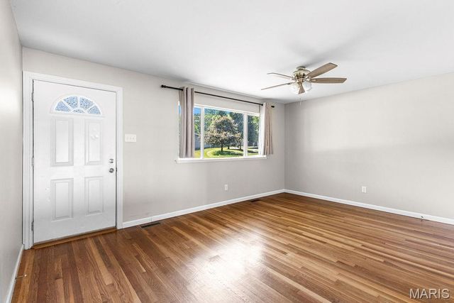 2430 W Adams Street, St Charles, MO 63301