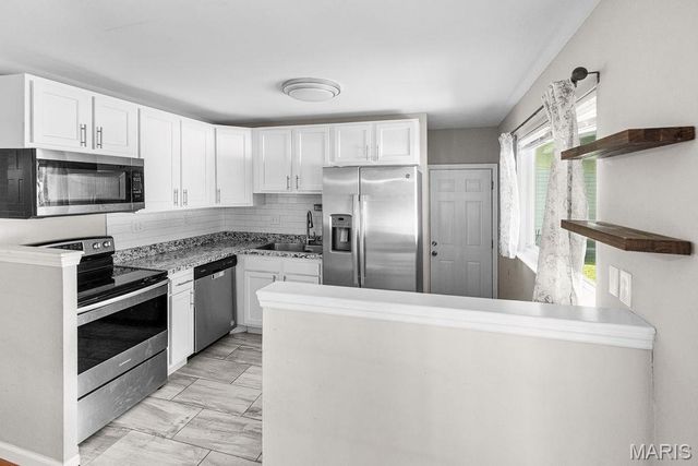 2430 W Adams Street, St Charles, MO 63301