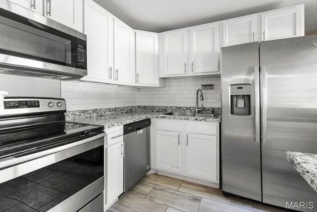 2430 W Adams Street, St Charles, MO 63301