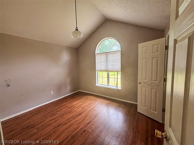 1015 N Daisy Street, Greenwood, AR 72936