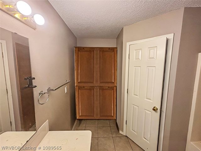 1015 N Daisy Street, Greenwood, AR 72936