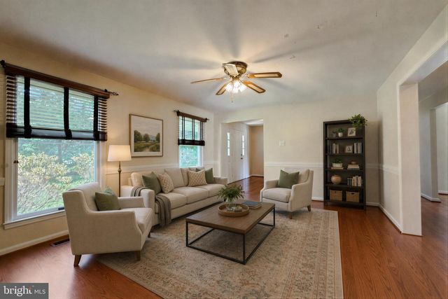 811 COVE POINT RD, Lusby, MD 20657