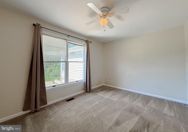 811 COVE POINT RD, Lusby, MD 20657