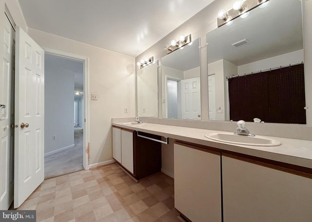 811 COVE POINT RD, Lusby, MD 20657