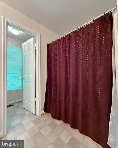 811 COVE POINT RD, Lusby, MD 20657