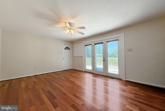 811 COVE POINT RD, Lusby, MD 20657