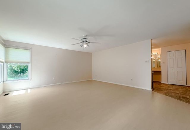811 COVE POINT RD, Lusby, MD 20657