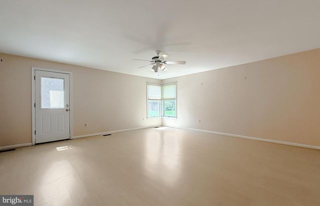 811 COVE POINT RD, Lusby, MD 20657