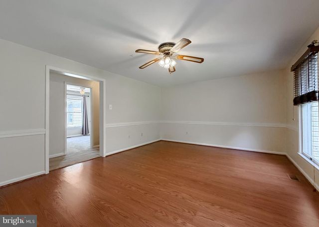 811 COVE POINT RD, Lusby, MD 20657