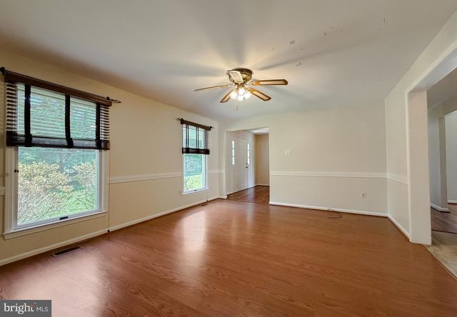 811 COVE POINT RD, Lusby, MD 20657