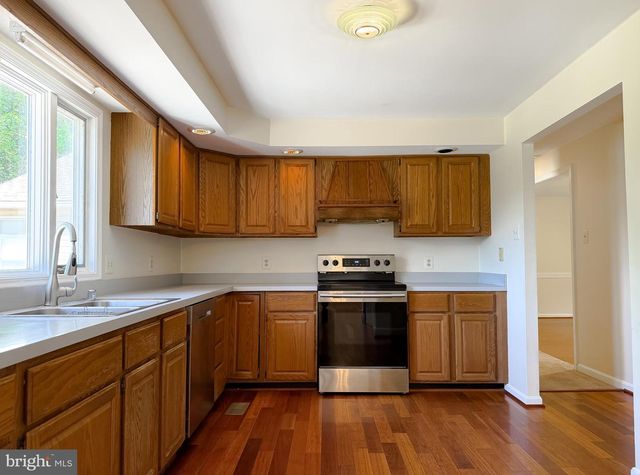 811 COVE POINT RD, Lusby, MD 20657