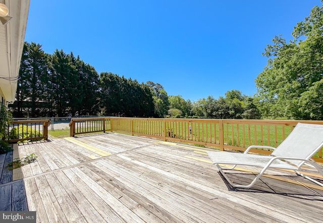 811 COVE POINT RD, Lusby, MD 20657