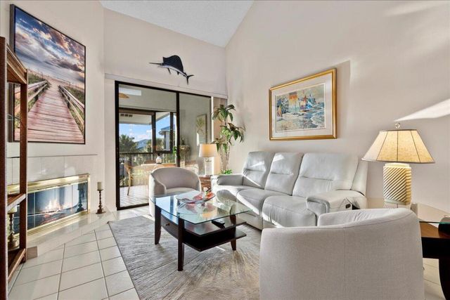 143 Bay Colony Drive N, Juno Beach, FL 33408