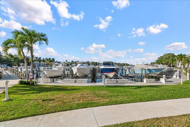 143 Bay Colony Drive N, Juno Beach, FL 33408