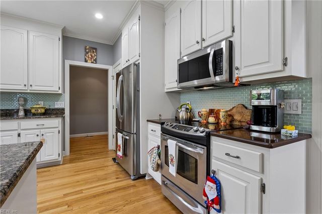 402 Alderwood DR, Williamsburg, VA 23185