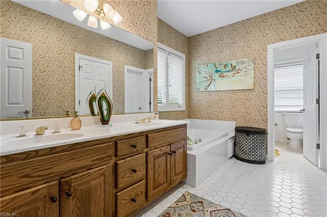 402 Alderwood DR, Williamsburg, VA 23185