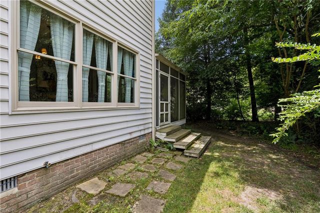 402 Alderwood DR, Williamsburg, VA 23185