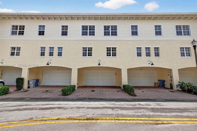 704 SW 1st Avenue, Pompano Beach, FL 33060