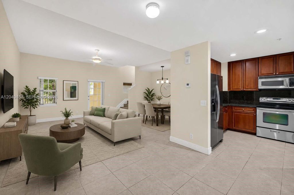 704 SW 1st Avenue, Pompano Beach, FL 33060