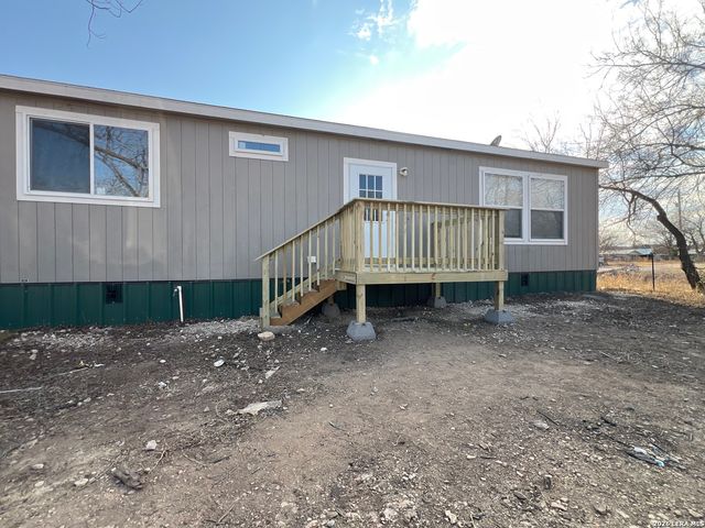 312 thomas, Brackettville, TX 78832